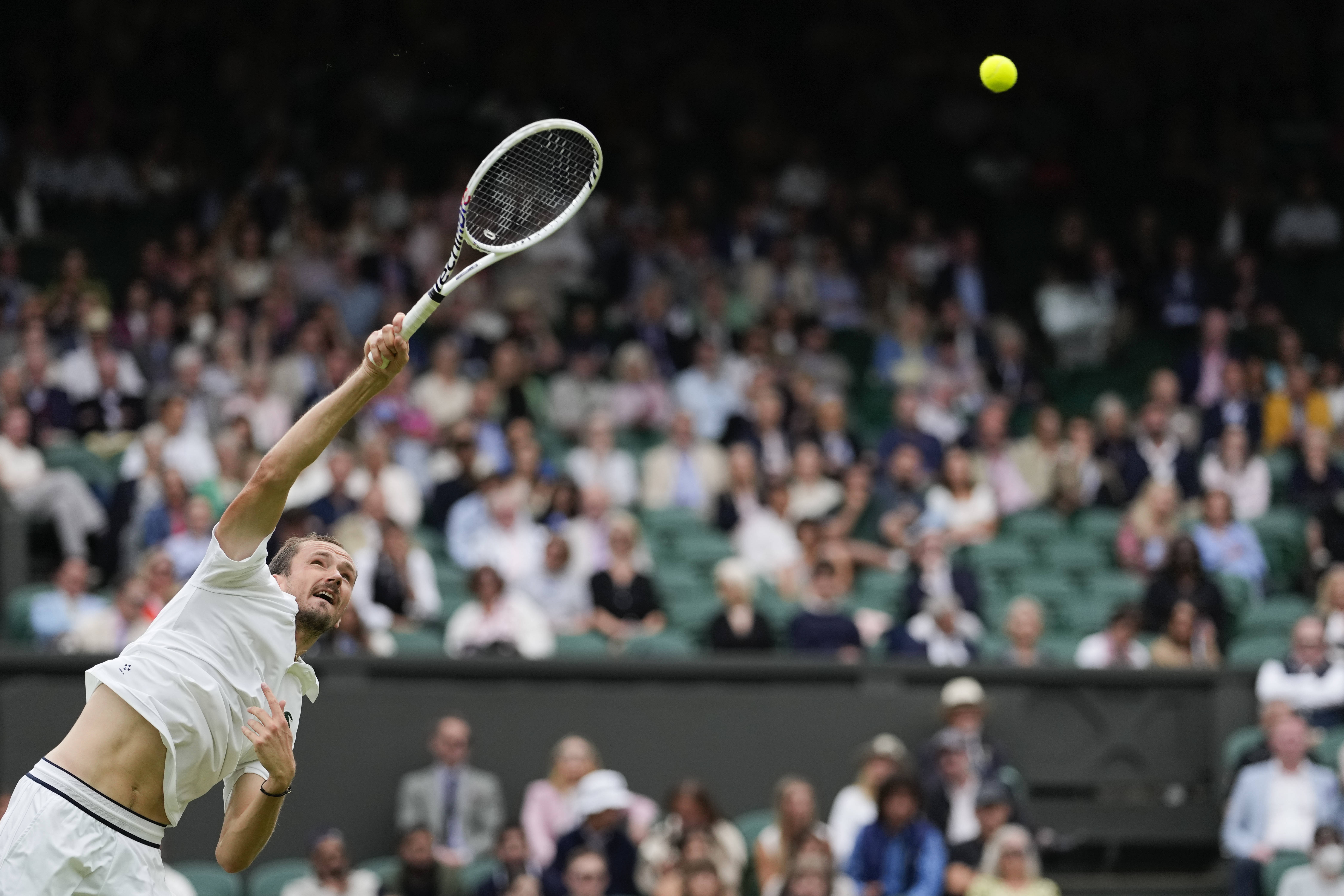 德国网球队鏖战英国网球队，梅德韦杰夫打破历史纪录的简单介绍