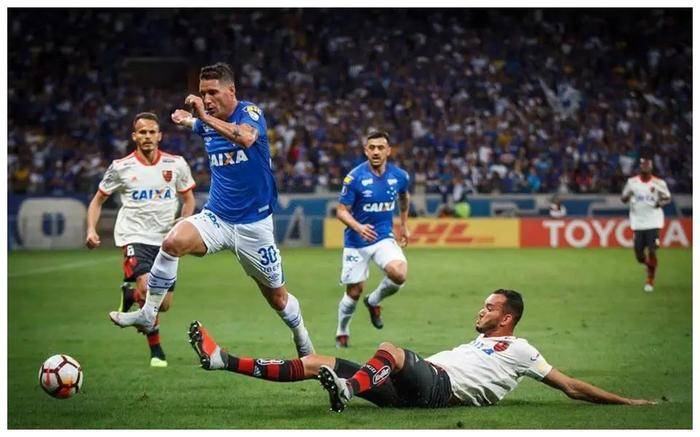 关于马德里竞技欲在客场击败瓦伦西亚，继续保持领先优势的信息