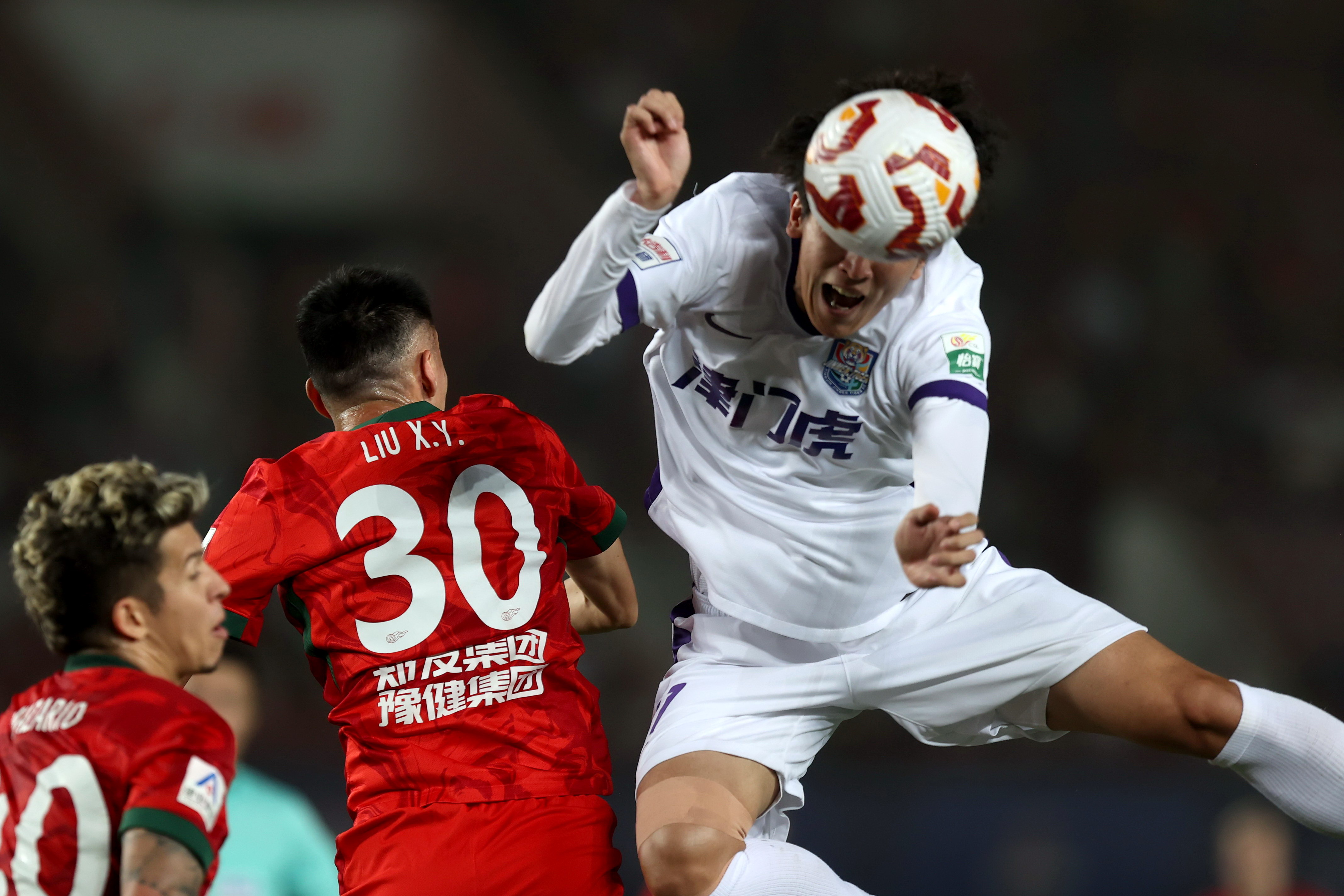 河南队在最新的比赛中表现出了惊人的精准传球的简单介绍