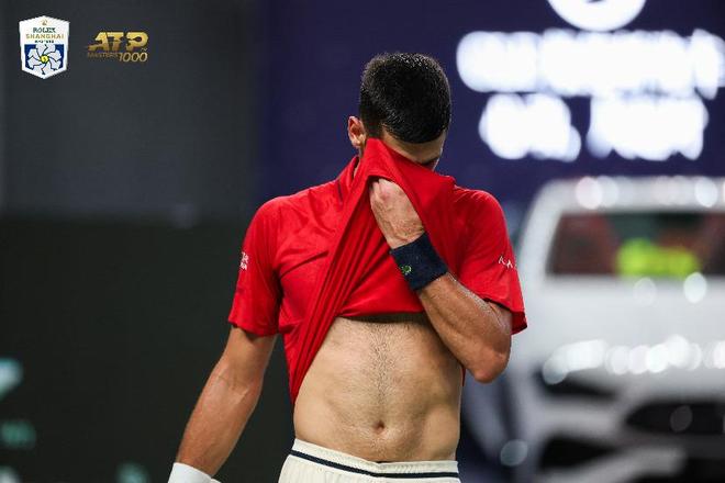 关于年终总决赛险胜联合杯，德约科维奇点燃赛场的信息