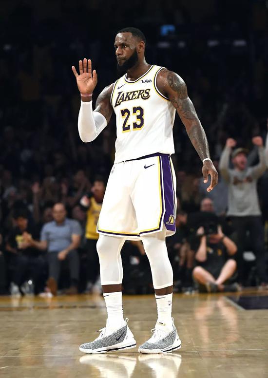 天津队横扫魔术，范弗利特统治全场的简单介绍