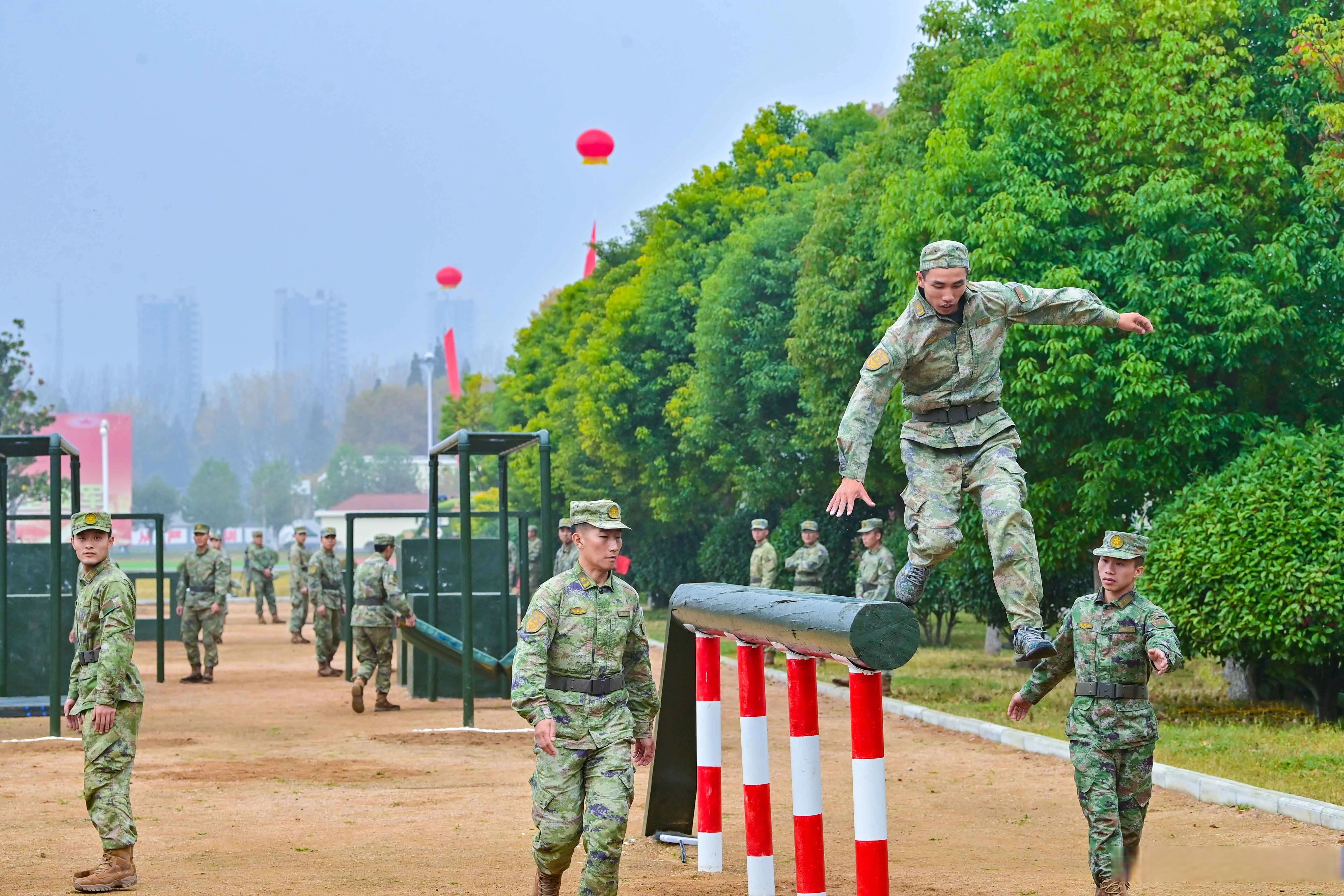 决胜时刻！球队顽强拼搏迎战挑战