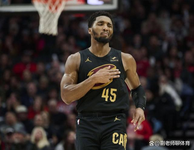关于爵士再胜老鹰，米切尔砍下分的信息