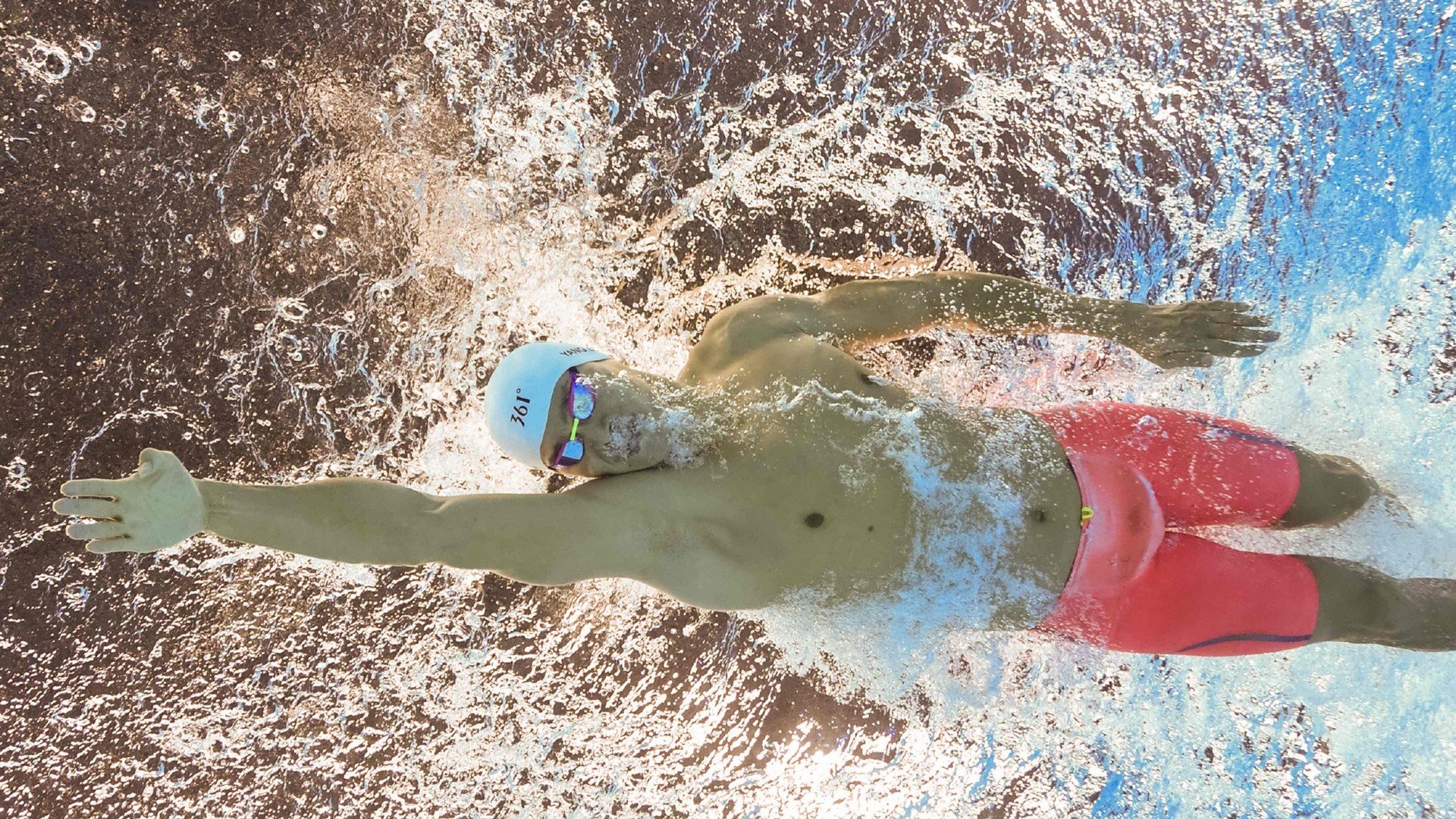 克瓦拉茨赫利亚爆发破安哥拉封锁，勒沃库森战术铁壁终被撕裂