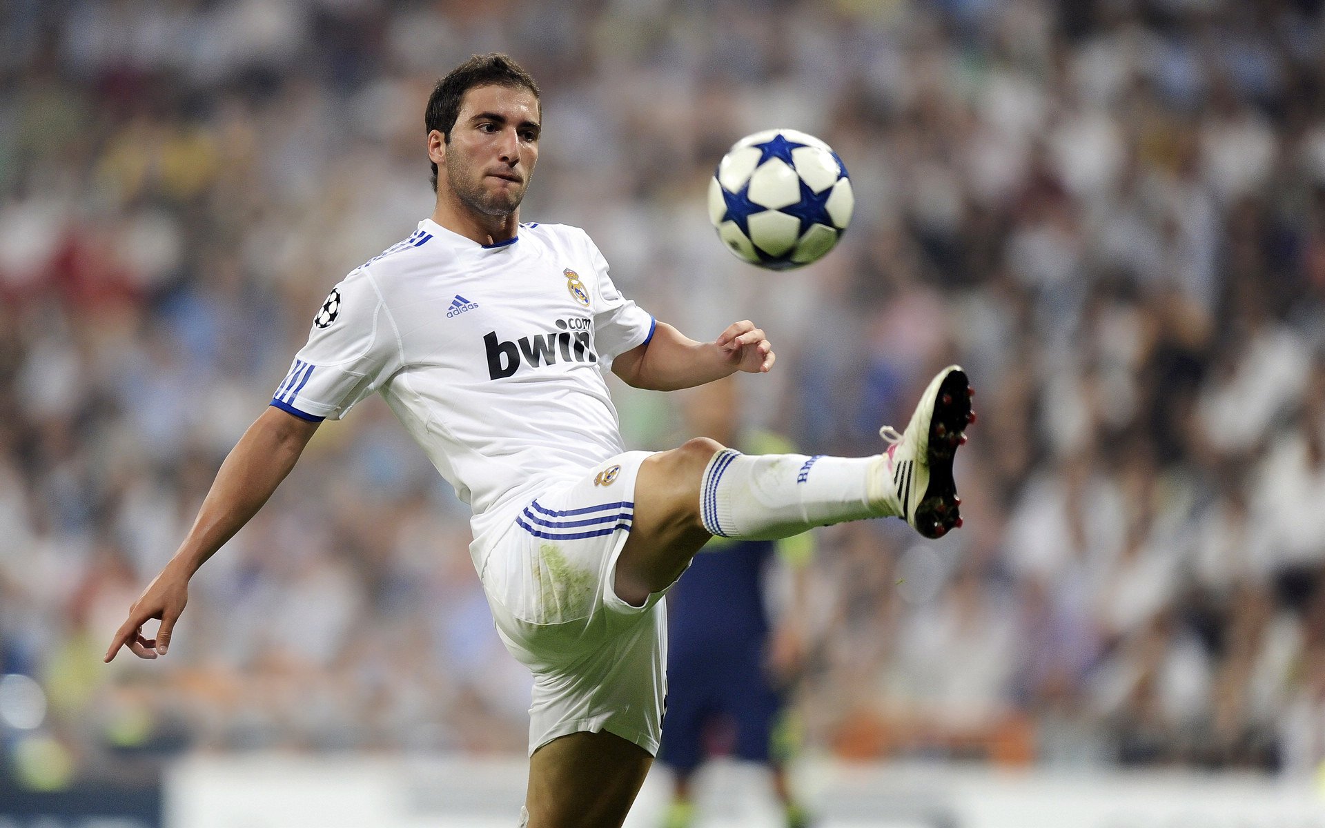 绝境逢生!深圳队关键战突围新疆队,小贾伦化身关键先生定乾坤